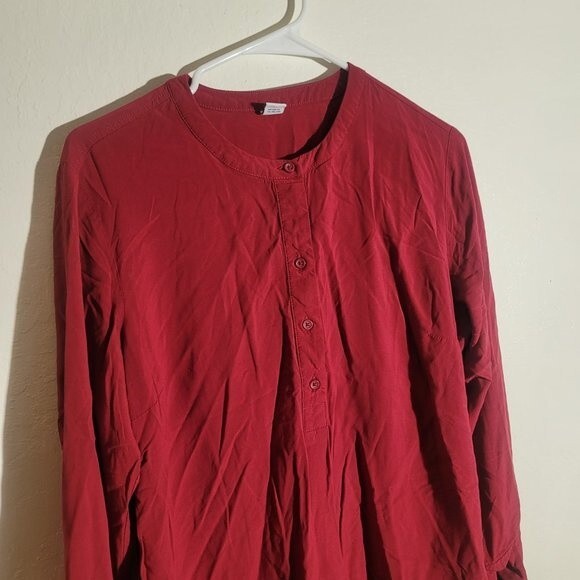 Old Navy Women's Half Button Down Long Sleeve Red Burgundy Blouse Top sz L GUC - Picture 2 of 6
